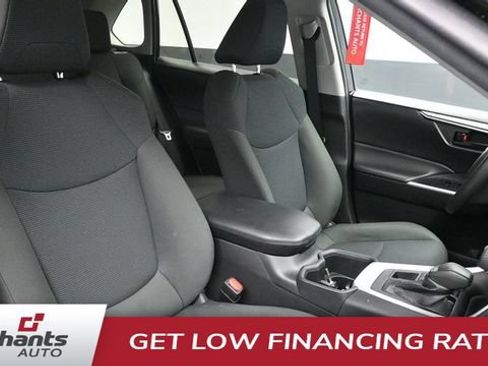 Used 2022 Toyota RAV4 LE w/ Carpet Mat Package (TMS) AWD/4WD image 17
