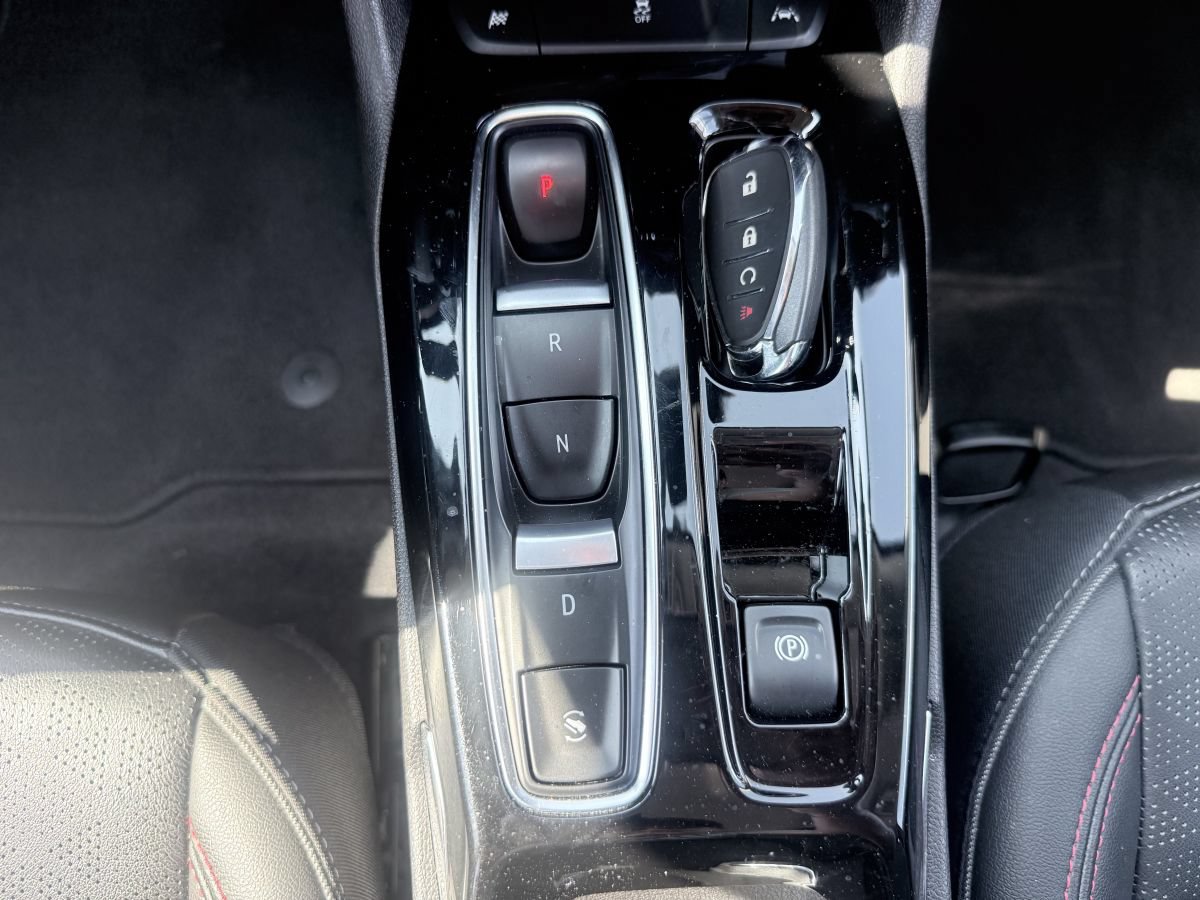 Used 2023 Chevrolet Bolt EUV Premier w/ Sun & Sound Package FWD image 12