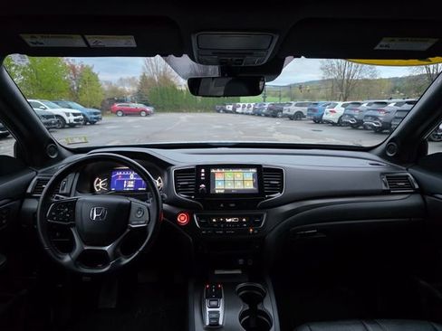 Used 2023 Honda Passport TrailSport image 19