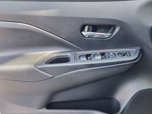 Used 2025 Nissan Versa SV FWD image 23