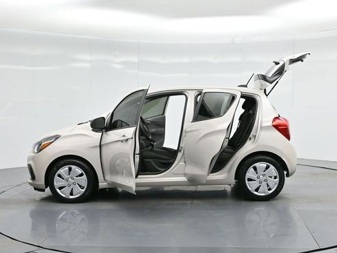 Used 2018 Chevrolet Spark LS image 34