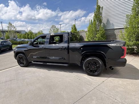 Used 2024 Toyota Tundra Platinum w/ TRD Off-Road Package AWD/4WD image 8