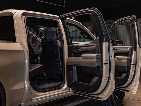 Used 2023 Chevrolet Silverado 1500 ZR2 w/ Technology Package AWD/4WD image 34