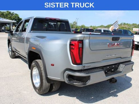 Used 2024 GMC Sierra 3500 Denali w/ Denali Reserve Package image 9