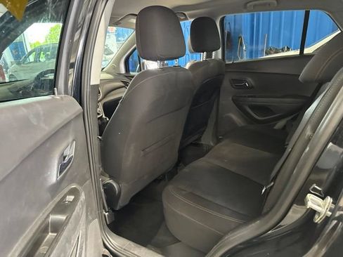 Used 2020 Chevrolet Trax LS w/ Tint and Cruise Package FWD image 8
