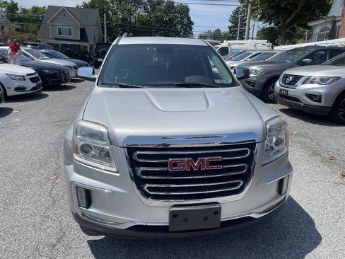 Used 2017 GMC Terrain SLT w/ Driver Alert Package I FWD image 2