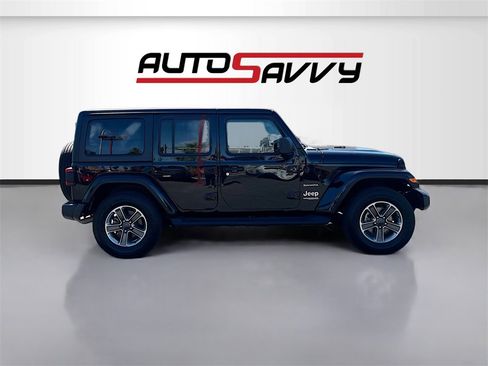 Used 2021 Jeep Wrangler Unlimited Sahara image 8