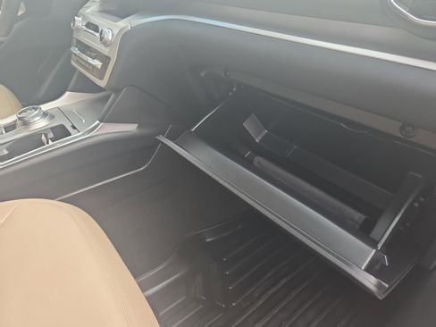 Used 2020 Ford Explorer XLT w/ Equipment Group 202A image 30