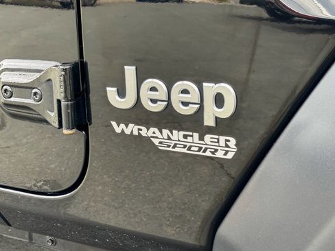 Used 2020 Jeep Wrangler Sport image 11