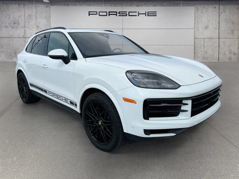 Certified 2025 Porsche Cayenne AWD/4WD image 7