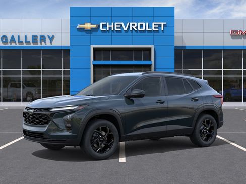 New 2026 Chevrolet Trax LT w/ Driver Confidence Package FWD image 2