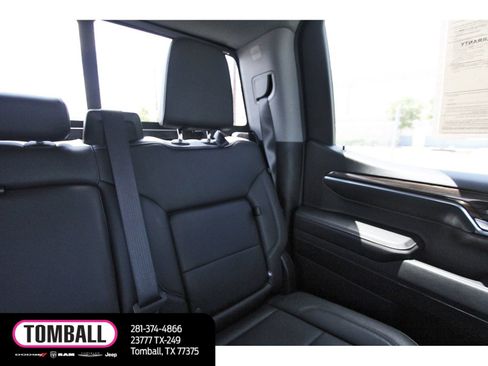 Used 2024 Chevrolet Silverado 1500 LT Trail Boss w/ Convenience Package II AWD/4WD image 12