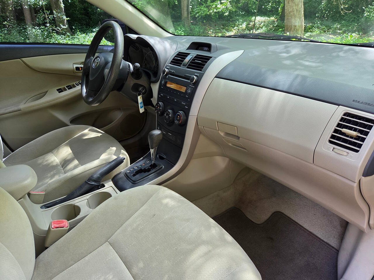 Used 2013 Toyota Corolla L FWD image 9