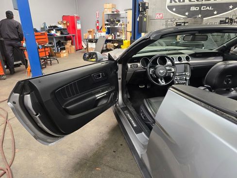 Used 2020 Ford Mustang Premium image 10