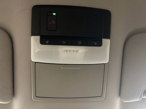 Used 2022 Nissan Pathfinder SV image 29