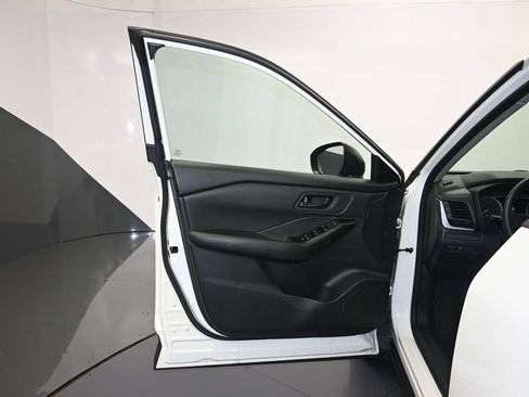 Certified 2024 Nissan Rogue S FWD image 10