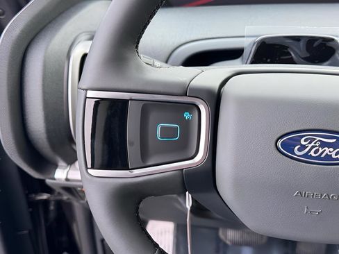 New 2026 Ford Expedition Active image 16