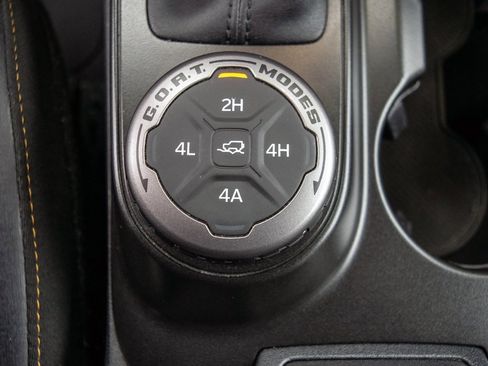 Used 2023 Ford Bronco Badlands image 20