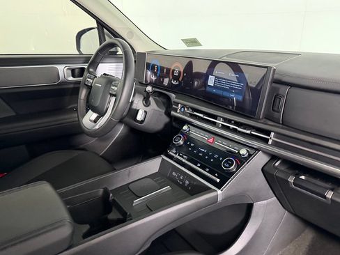 Used 2025 Hyundai Santa Fe SEL FWD image 22