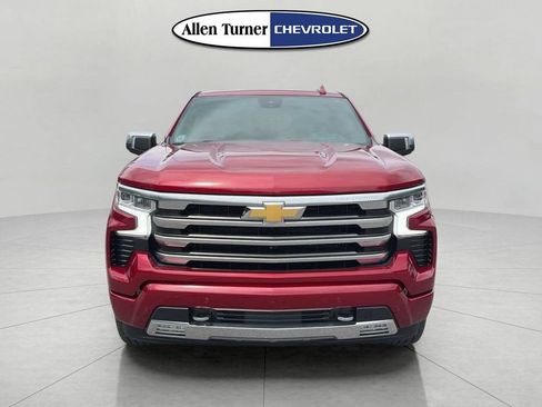 Used 2023 Chevrolet Silverado 1500 High Country w/ High Country Premium Package AWD/4WD image 2
