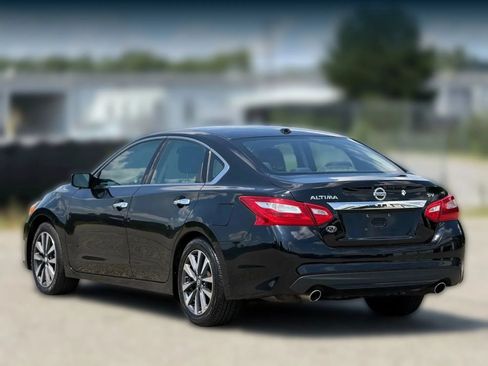 Used 2017 Nissan Altima 2.5 SV FWD image 10