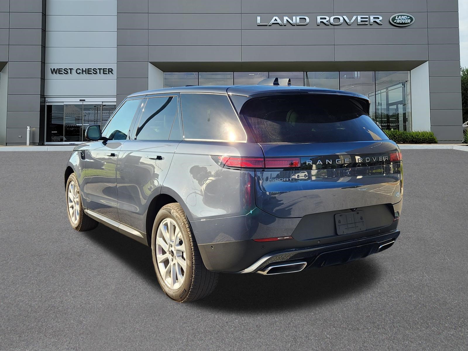 Certified 2026 Land Rover Range Rover Sport SE AWD/4WD image 3