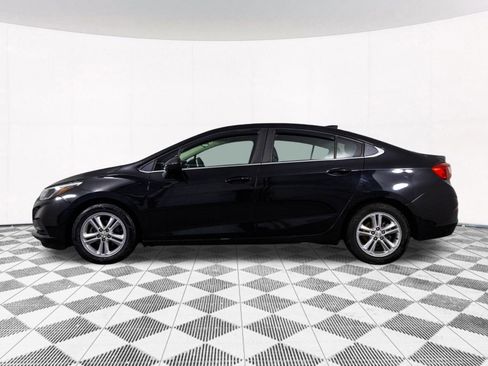 Used 2017 Chevrolet Cruze LT w/ Convenience Package image 11