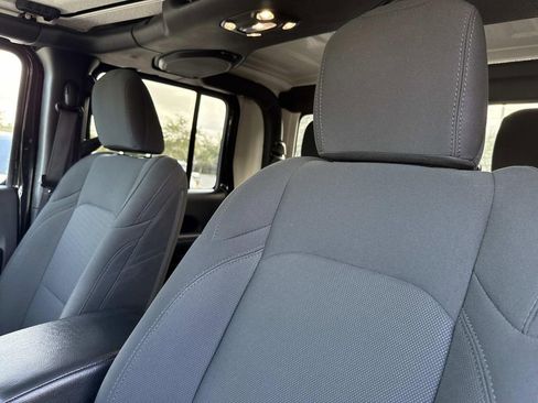 Used 2022 Jeep Gladiator Sport image 29