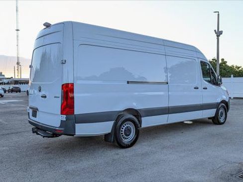 Used 2025 Mercedes-Benz Sprinter 2500 image 8