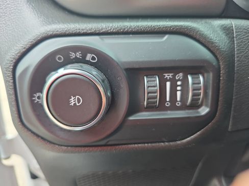 Used 2022 Jeep Wrangler Sport AWD/4WD image 26