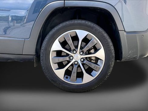 Certified 2022 Jeep Cherokee Limited w/ Elite Package AWD/4WD image 36