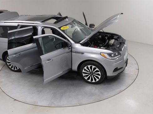 Used 2022 Lincoln Navigator Reserve image 51