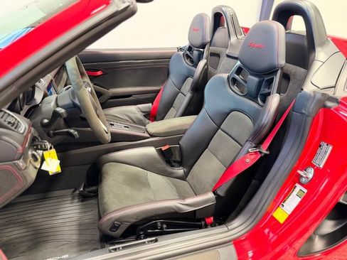 Used 2022 Porsche 718 Boxster Spyder RWD image 19