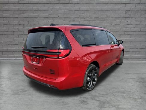 New 2027 Chrysler Pacifica Select AWD/4WD image 7