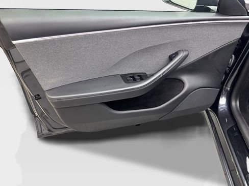 Used 2024 Tesla Model 3 Long Range RWD image 30