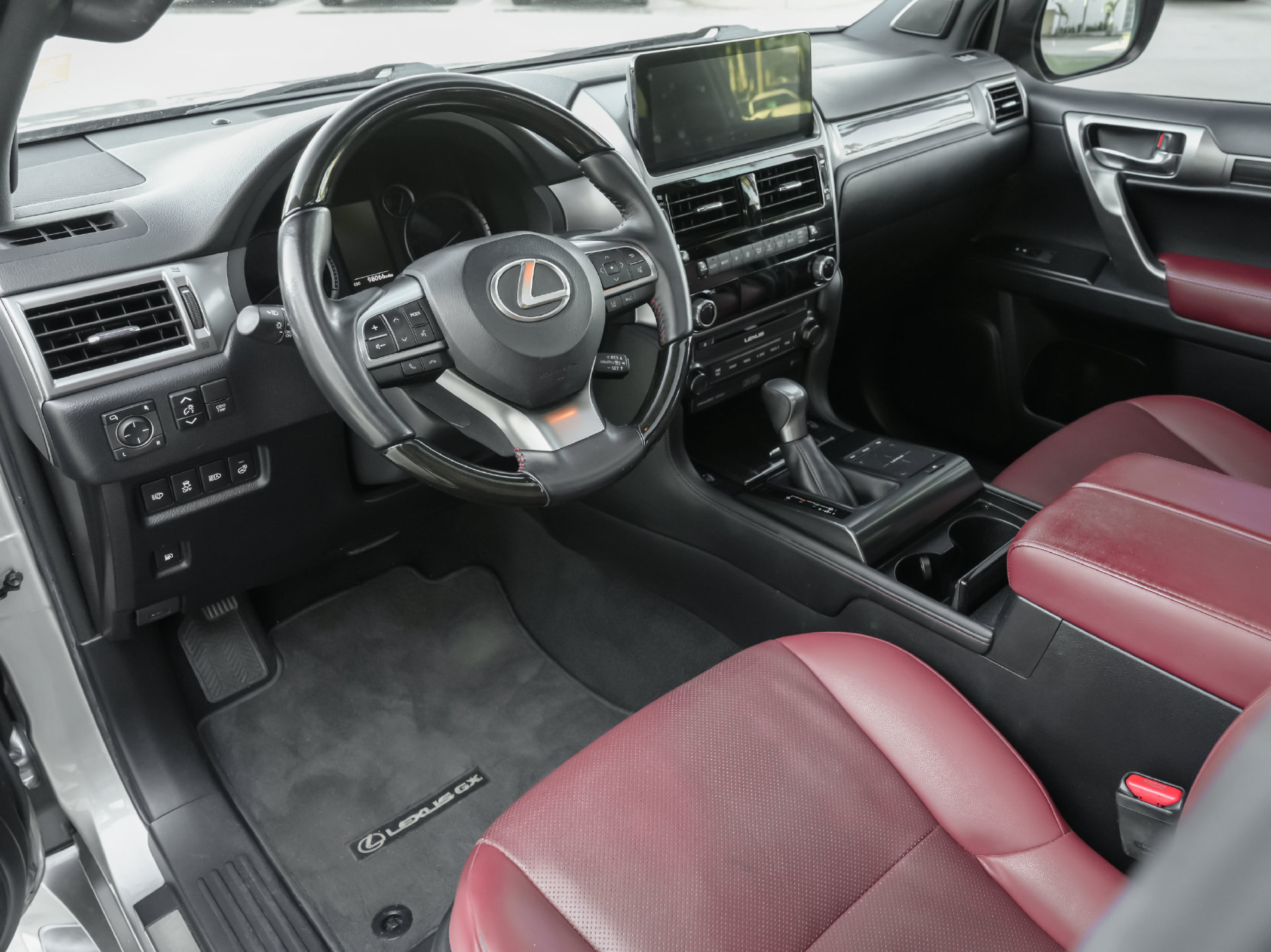 Used 2022 Lexus GX 460 Premium w/ Accessory Package AWD/4WD image 7