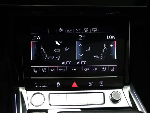 Used 2019 Audi e-tron Prestige w/ Prestige Package AWD/4WD image 33