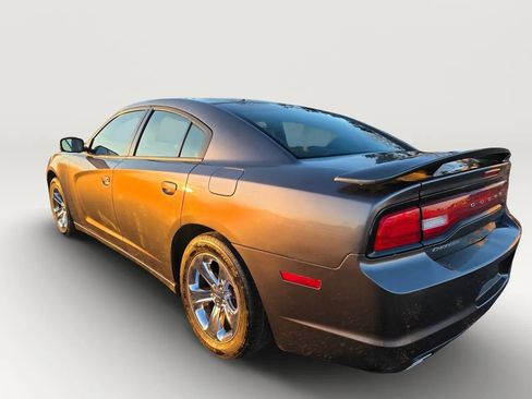 Used 2014 Dodge Charger SE w/ Sport Appearance Group RWD image 4