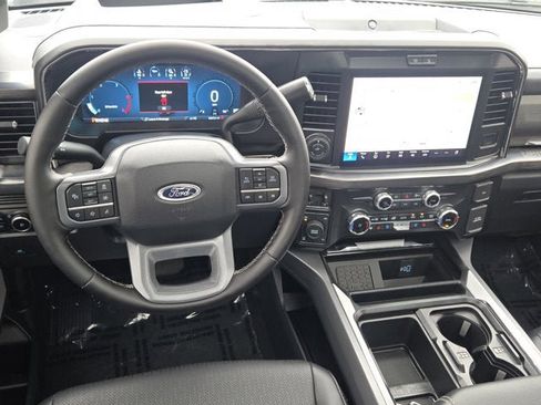 Used 2025 Ford F250 Lariat w/ Lariat Ultimate Package image 17