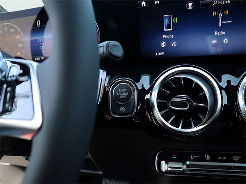 New 2026 Mercedes-Benz GLA 250 4MATIC image 38