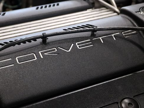 Used 1996 Chevrolet Corvette Convertible RWD image 2