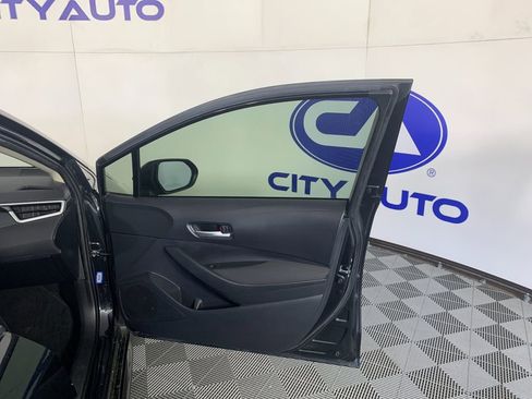 Used 2021 Toyota Corolla LE image 33