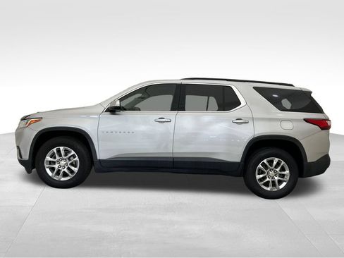 Used 2020 Chevrolet Traverse LT FWD image 2