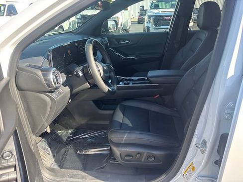 Used 2026 Chevrolet Equinox LT w/ Convenience Package II AWD/4WD image 11