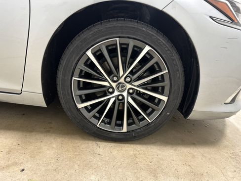 Certified 2023 Lexus ES 350 w/ Premium Package FWD image 13