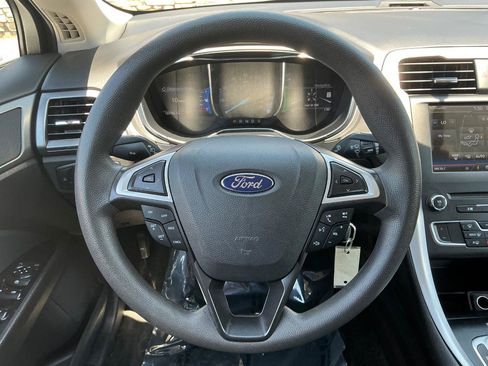 Used 2016 Ford Fusion SE FWD image 26