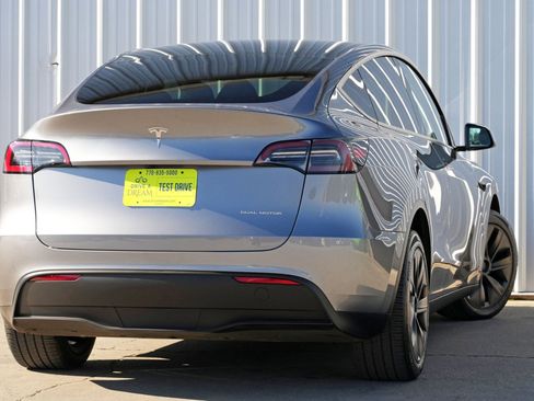 Used 2025 Tesla Model Y Long Range image 5