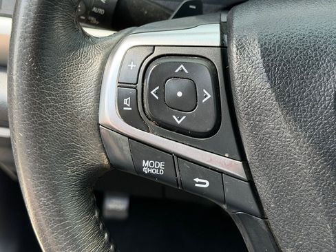 Used 2017 Toyota Camry SE image 9