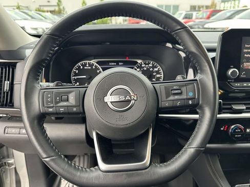 Used 2022 Nissan Pathfinder SV w/ SV Black Package image 13