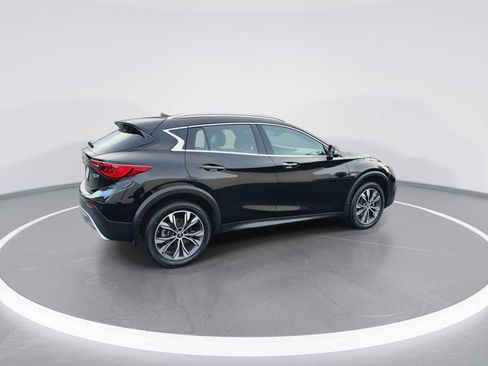 Used 2018 INFINITI QX30 AWD image 8